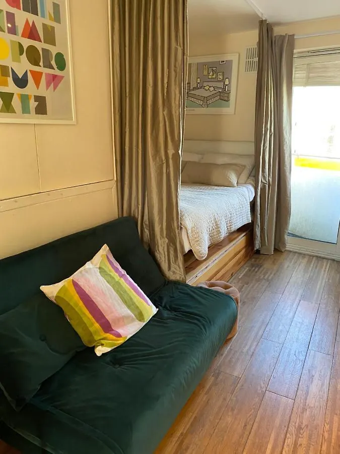 Little Brighton Beach Apartments - Also Separate Spa Cabin And Watersports