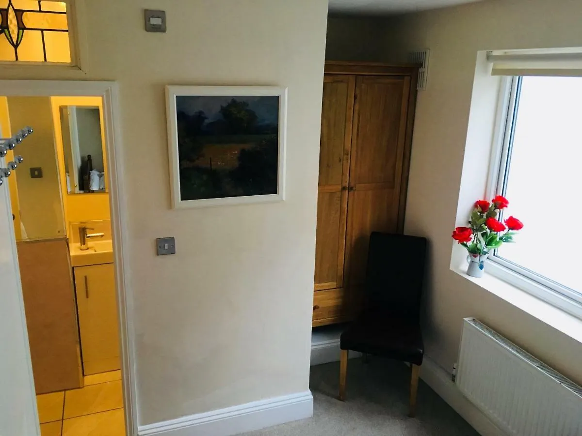 Little Brighton Beach Apartments - Also Separate Spa Cabin And Watersports