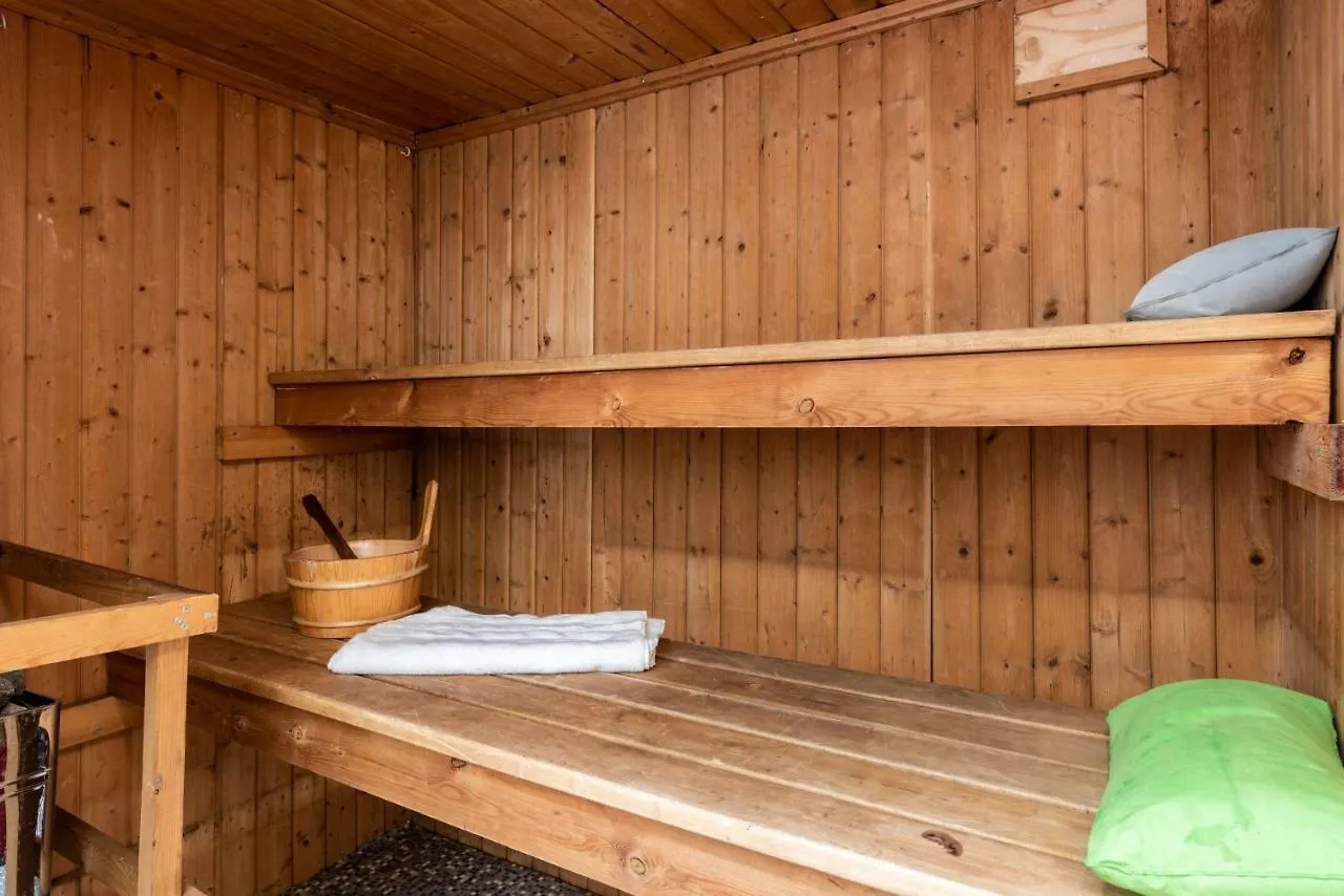 Little Brighton Beach Apartments - Also Separate Spa Cabin And Watersports