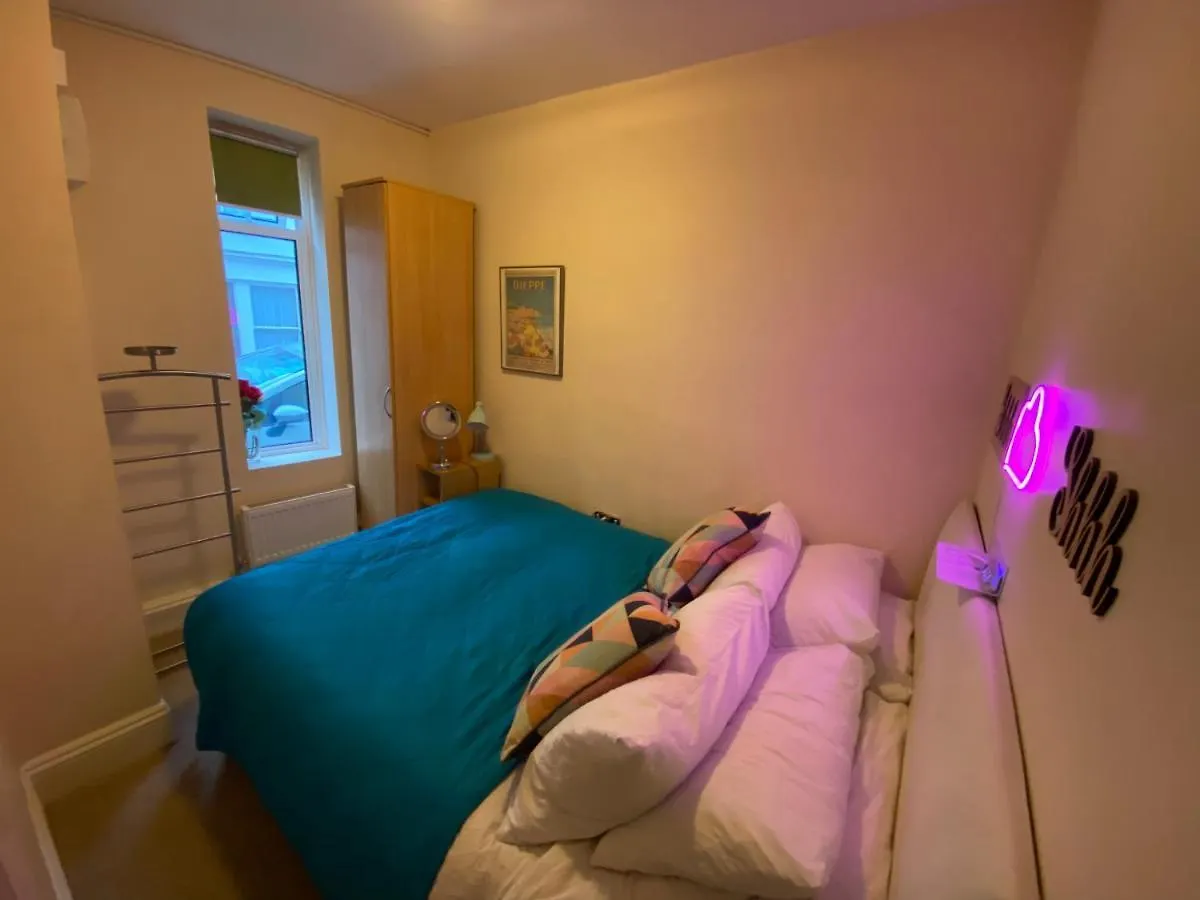 Little Brighton Beach Apartments - Also Separate Spa Cabin And Watersports 0*,  United Kingdom