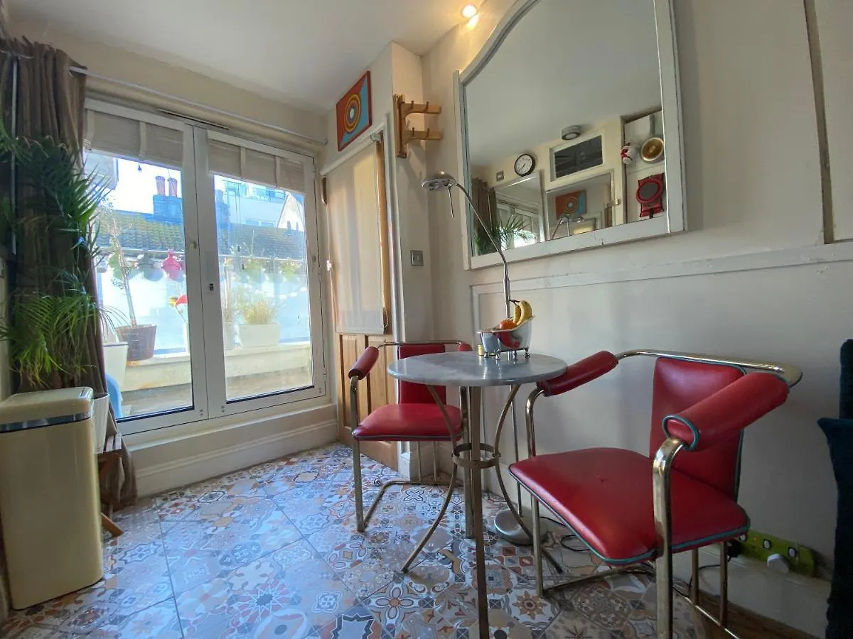 Little Brighton Beach Apartments - Also Separate Spa Cabin And Watersports 0*,  United Kingdom