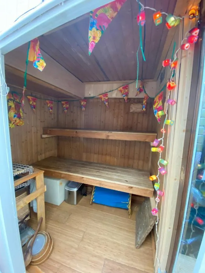 Little Brighton Beach Apartments - Also Separate Spa Cabin And Watersports 0*,